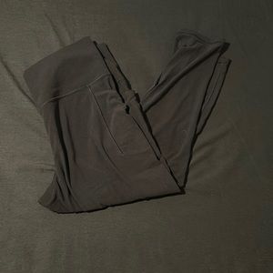 Women athleta salutation 7/8 straight  XL leggings black with pockets